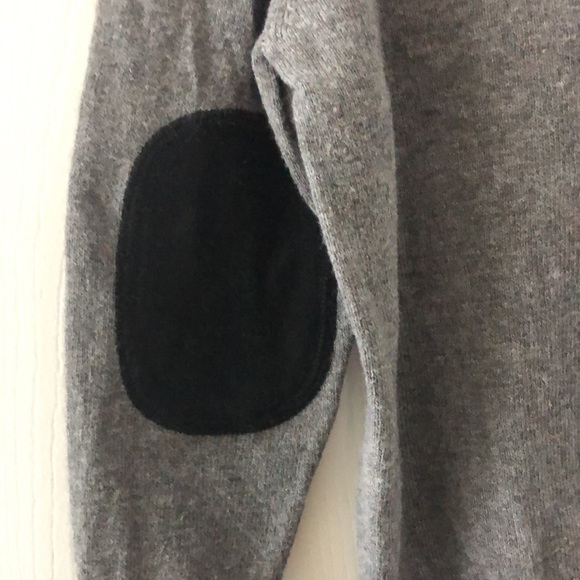 Vintage Gap Gray Sweater with navy Elbow Patches EUC - Picture 3 of 4